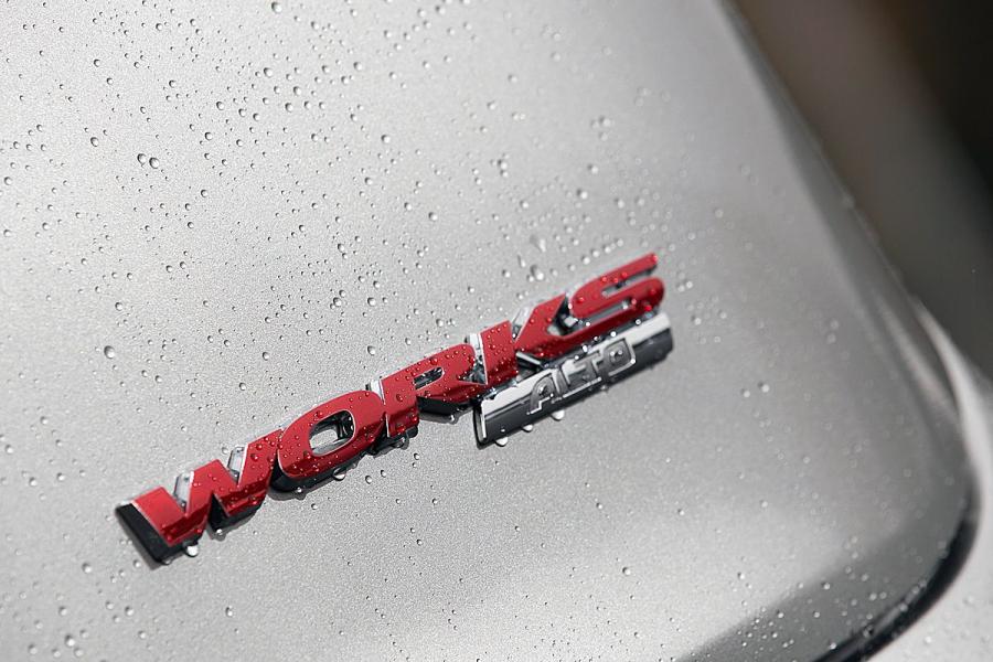Логотип Suzuki Alto Works 2015 года  (фото 15 из 18)